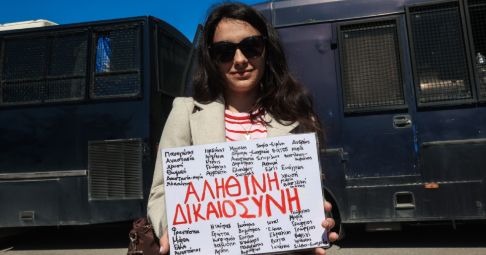 Δίκη για τα Τέμπη: «Δεν έχουν κληθεί μάρτυρες που βρίσκονταν στο δεύτερο βαγόνι» καταγγέλλει δικηγόρος